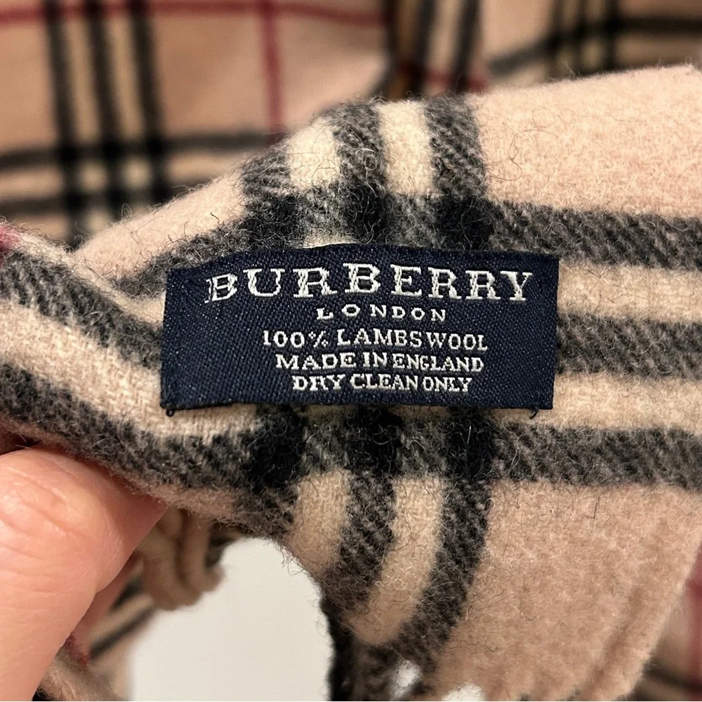 BURBERRY Classic Nova Check 100% Lambswool Scarf